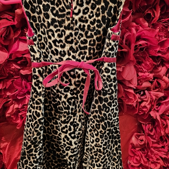 Children's Place 24 Months Leopard & Red Velvet Trim Dress Like New - Picture 5 of 5